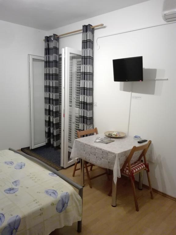 Studio Apartments Ivica 普利莫顿 外观 照片